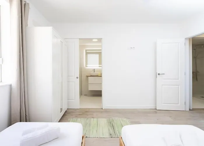 Dialez Holidays - Rebecca Holiday home *