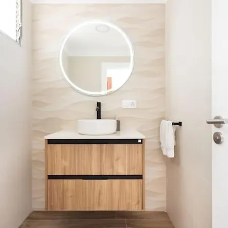 Dialez Holidays - Rebecca